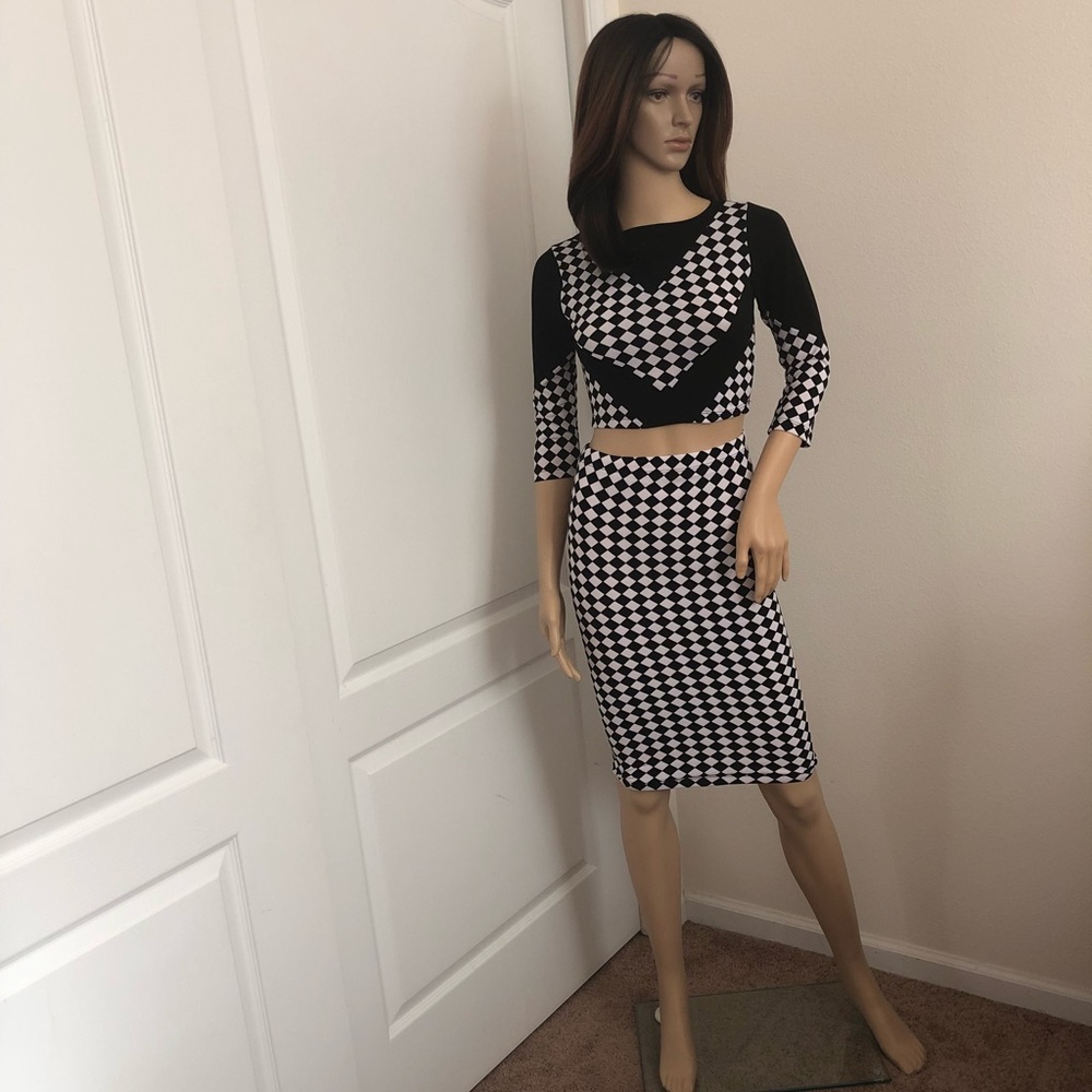 Black and white two-piece set size S